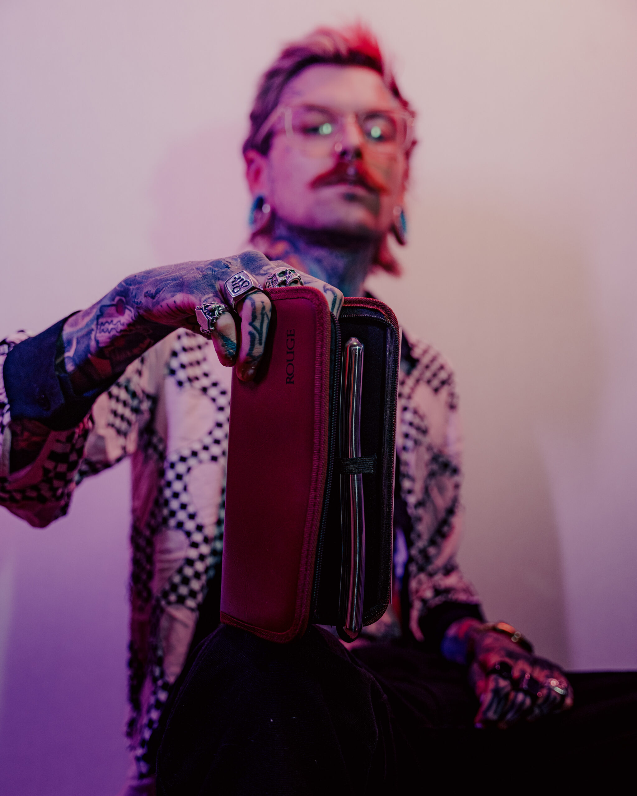 Pocketing: How to Spot When You’re Being Kept a Secret